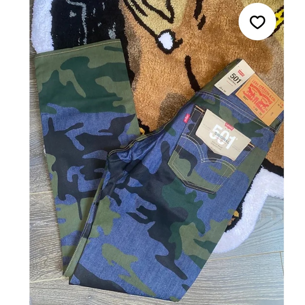 501 LEVI CAMO JEANS
